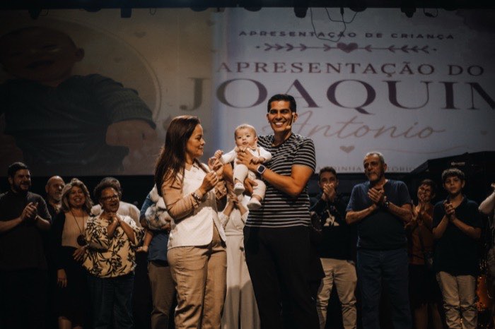 Apresentação de criança no culto