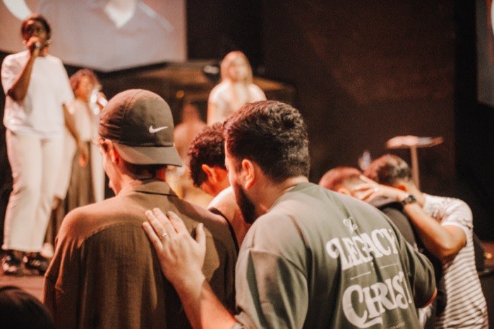 Oração no final do culto